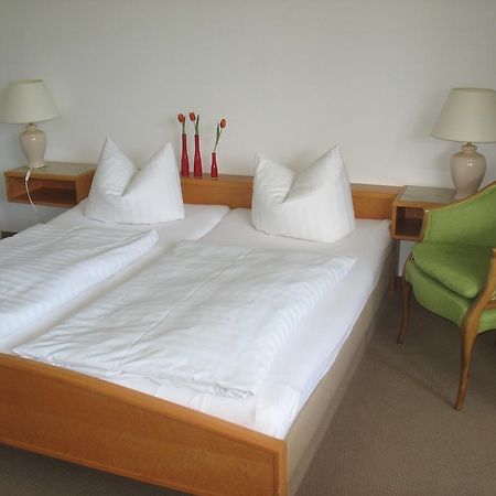 Hotel Flora Пфронтен Стая снимка