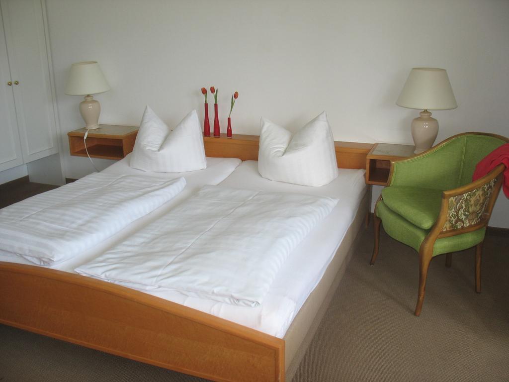 Hotel Flora Пфронтен Стая снимка